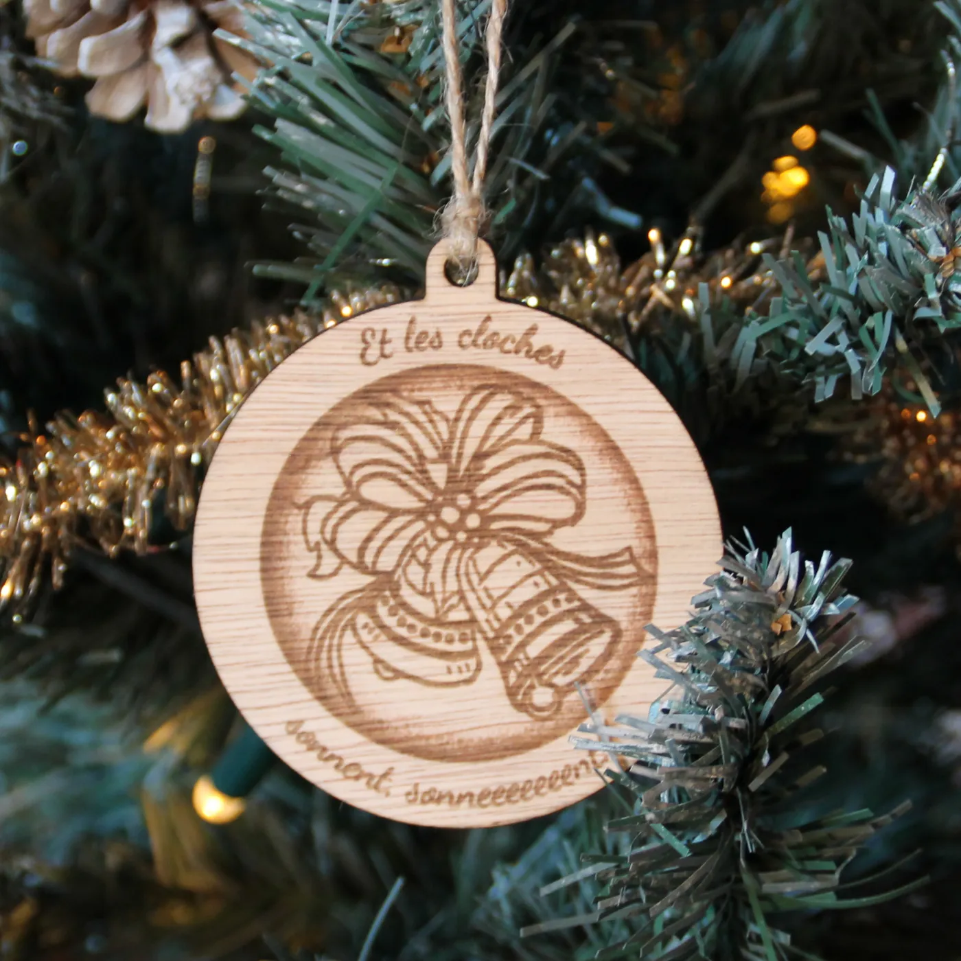 Boule de Noël personnalisé en bois "Cloches"