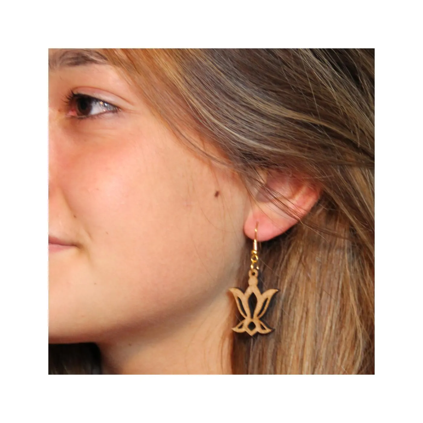Boucle d'oreille en bois "lotus"