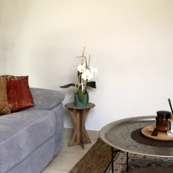 Table d'appoint en bois "Lotus"