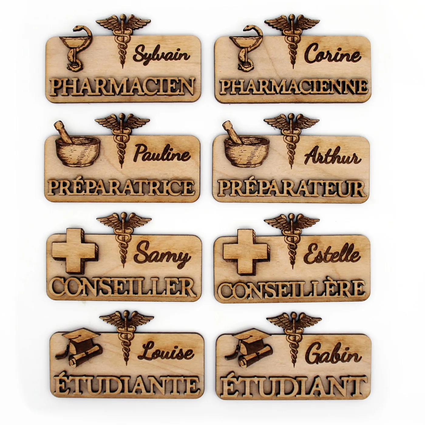 Badge pour Pharmacienne en bois personnalisable